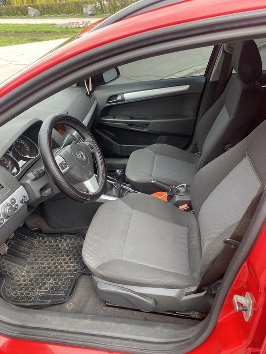 Продам сімейний автомобіль Опель Астра H Opel Astra h