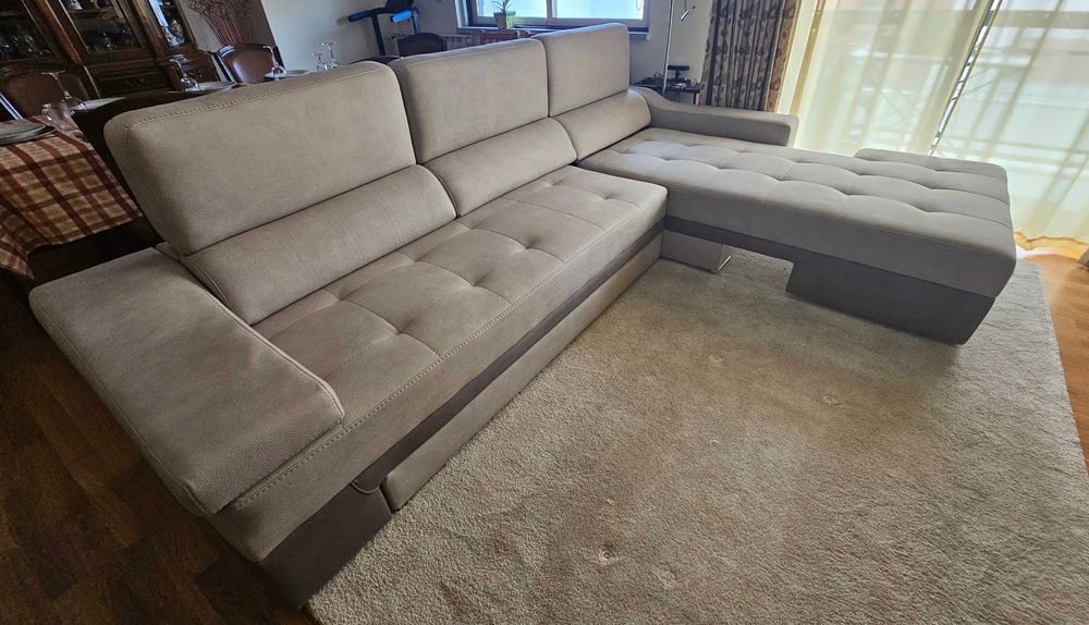 Excelente Sofá chaise long com cama. Recolha no local.