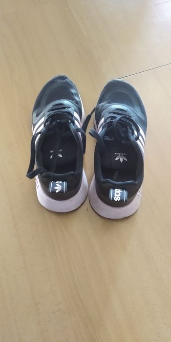 Tênis adidas desporto