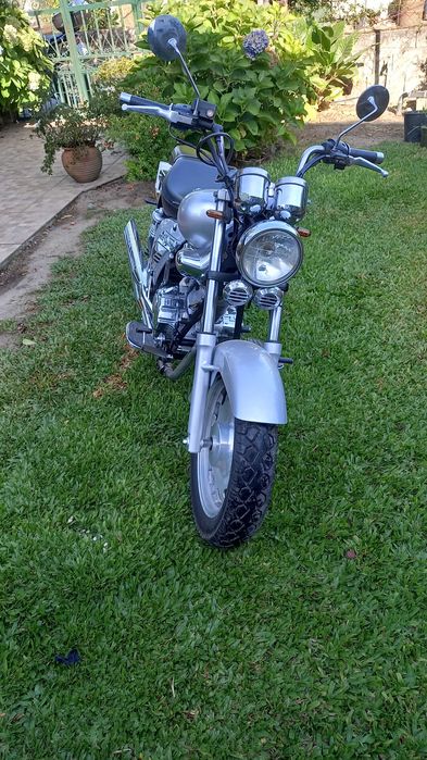 Venda de mota keeway superlight 125