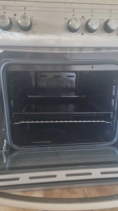 Fogão BECKEN BFE4510N IX (64 L - Elétrico de Vitrocerâmica - Inox)