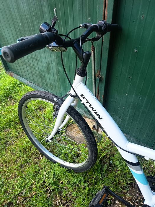 B'TWIN  100 híbrida infantil de 24 polegadas