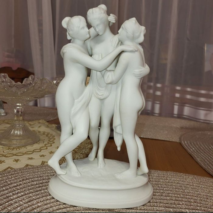 Старинная статуэтка Три Греции,номерная