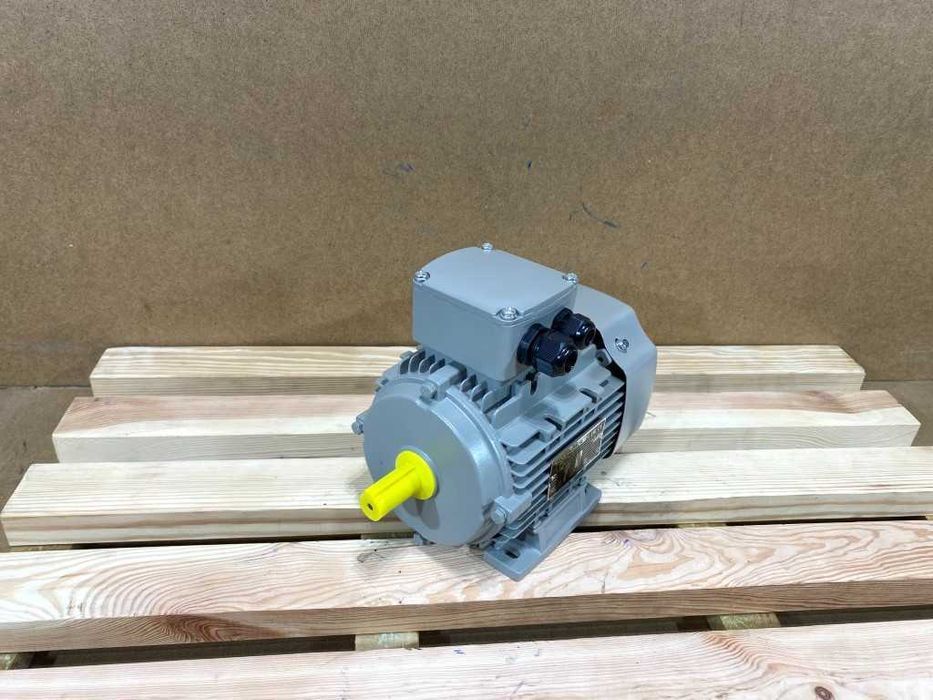 silnik elektryczny dwubiegowy 3,3/2,2kW 1440/720obr.