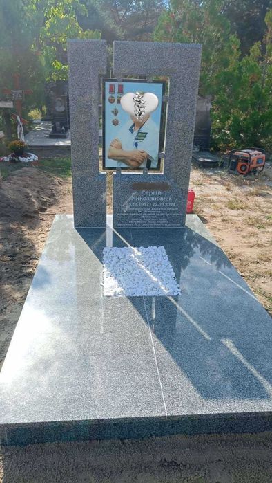 Пам'ятники граніт, бетон,колумбарії.Гранітні комплекси.Благоустрій