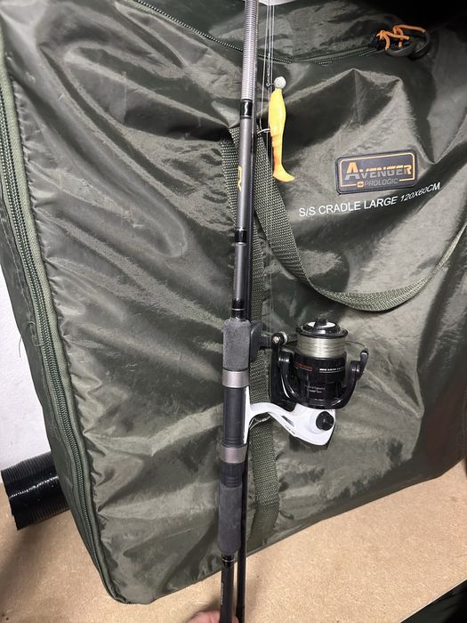 Sprzedam zestaw spinningowy – wędka + kołowrotek + przynęty