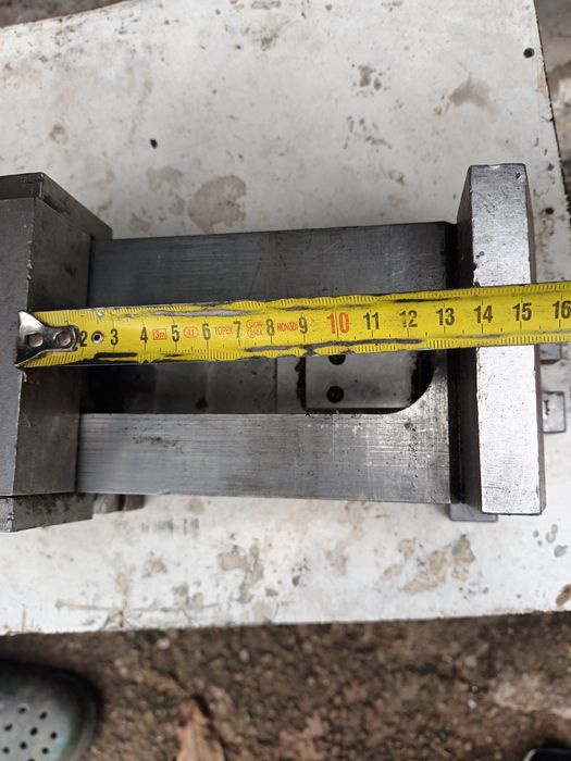 Продам тиски фрезерные