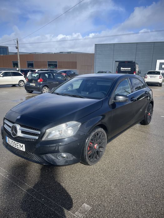 Mercedes-Benz A200 CDI ( BlueEfficiency ) 7G-DCT Urban