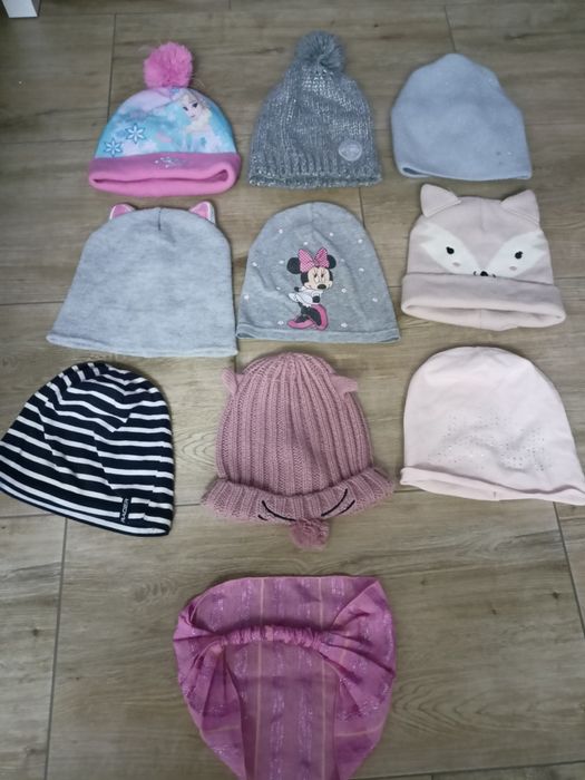 Czapki dla dziewczynki rozmiar 54