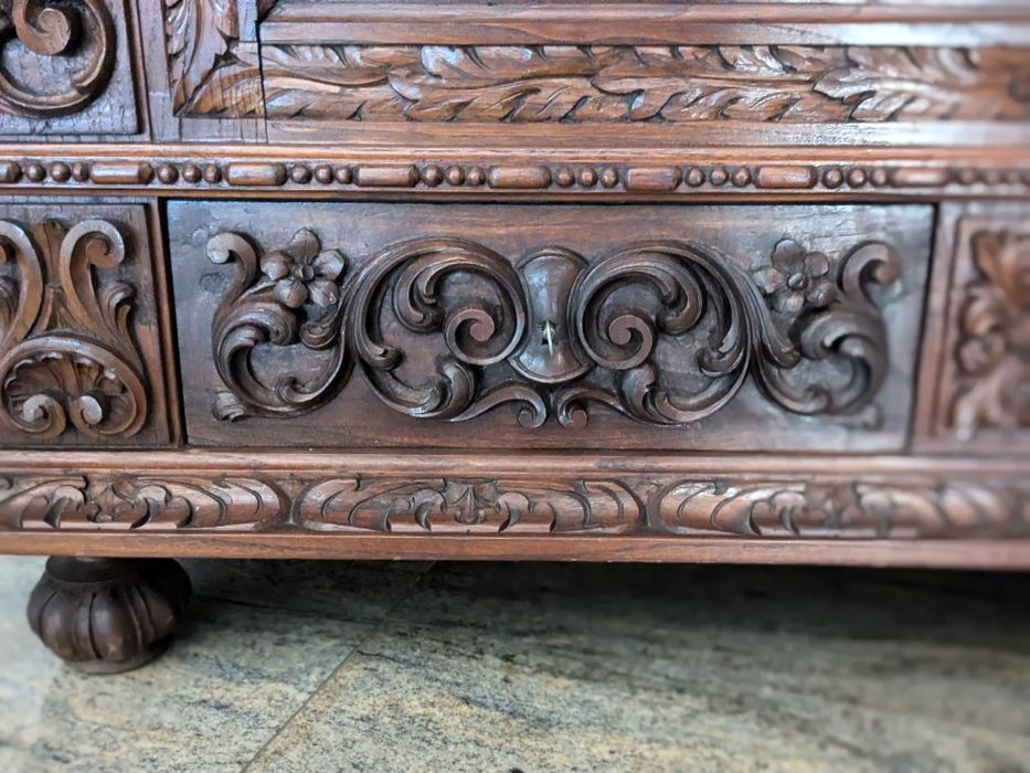 Arca em madeira antiga