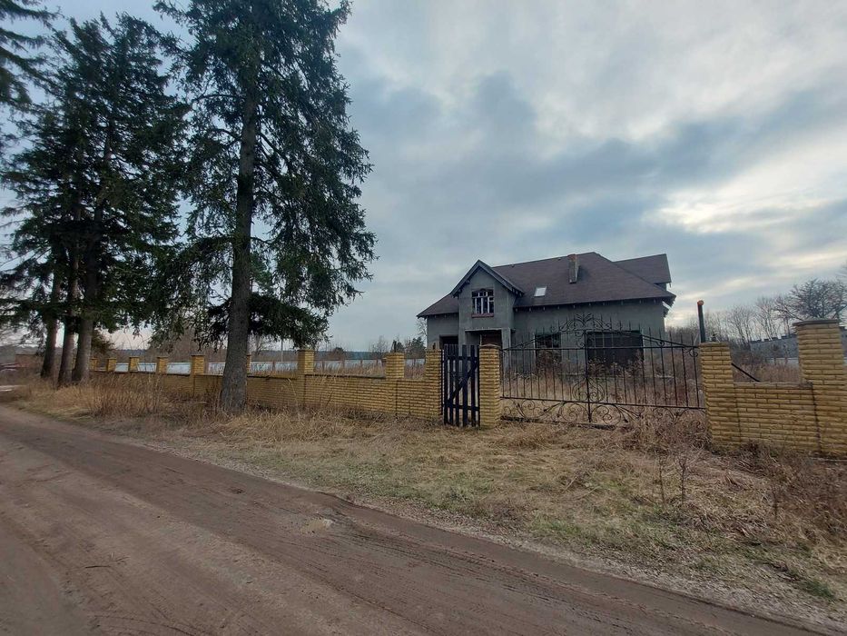 Будинок с.Високий Камінь 350м.кв.+35 соток землі