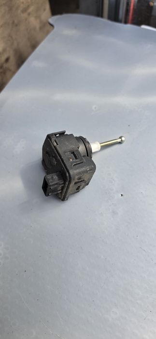 Silniczek Regulacji Wysokości Lamp Przód Audi 80 B4