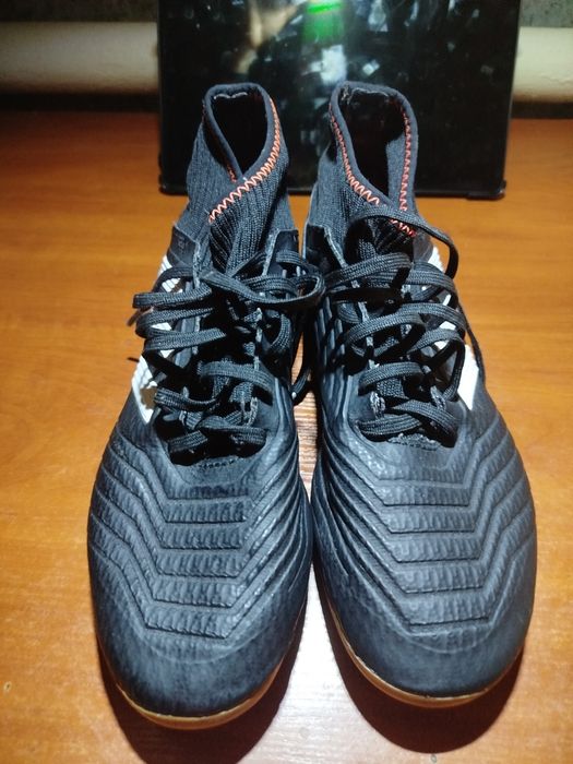 Бутси Адідас предатор 39 розмір довжина устілки 24,5 см