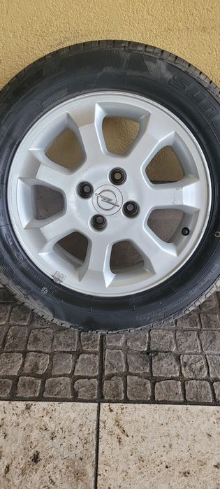 Komplet kół z letnimi oponami