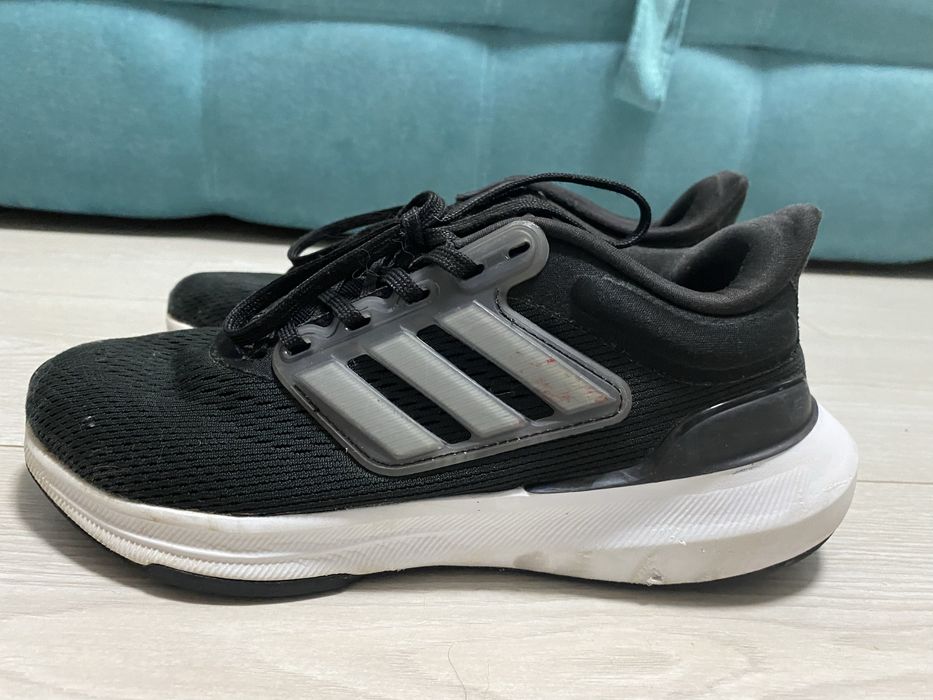 Кросівки adidas легенькі