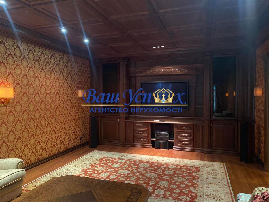 Аренда дома в центре Киева. Бот Сад. ул Добролюбова. Печерск