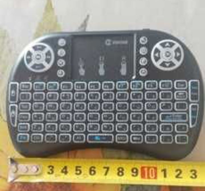 Клавіатура безпровідна.