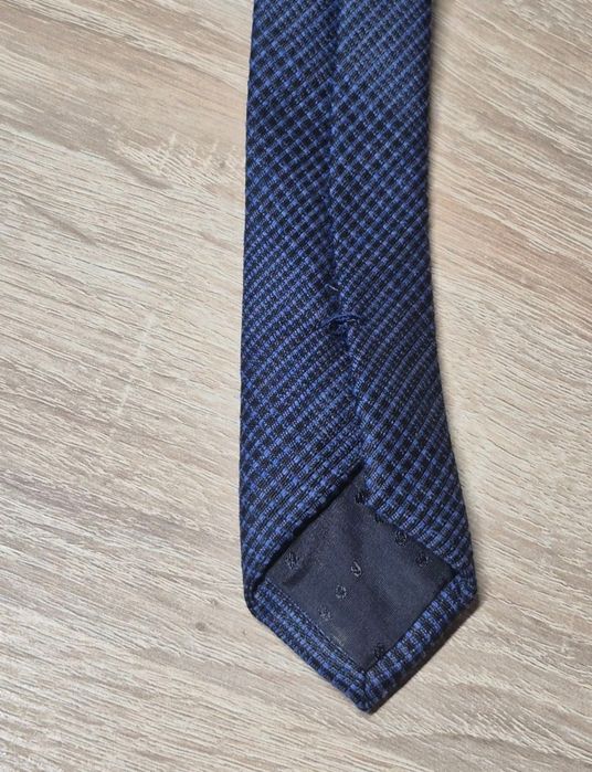 Оригінальний краваткa boss hugo boss (73% boBHa, 27% woBk). made in italy