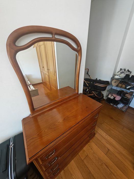 Cômoda de madeira