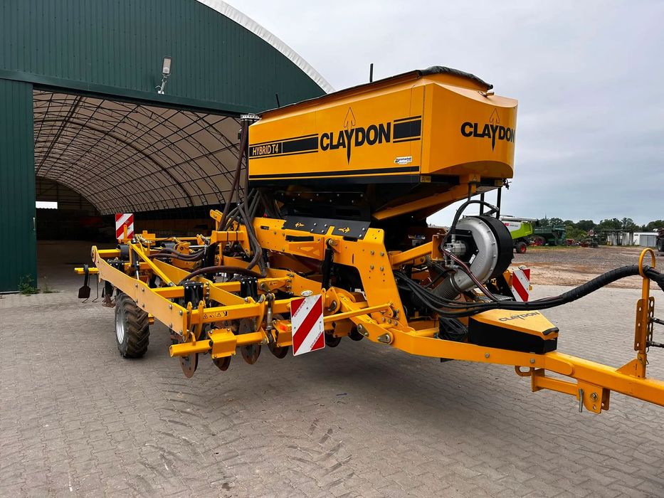 Claydon HYBRID T4  Agregat do siewu pasowego z nawożeniem CLAYDON HYBRID T4
