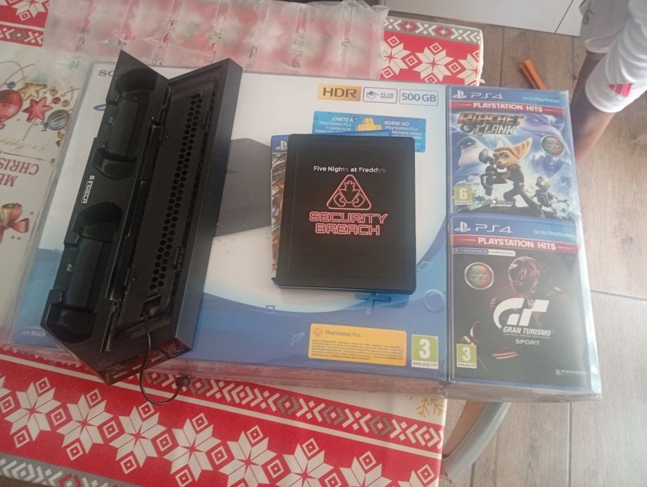 Vendo PS 4 na caixa original