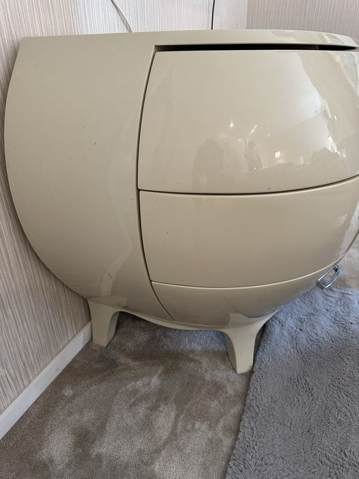 Conjunto comoda e mesinhas de cabeceira