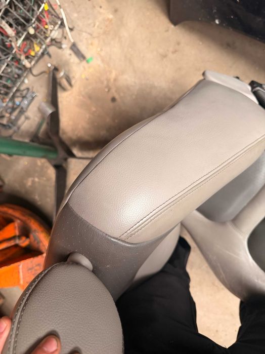 Land Rover Freelander Bancos 3 portas pele 75€ cada dianteiros