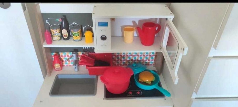 Cozinha de brincar com os acessórios