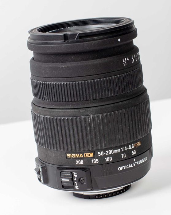 Objetiva Sigma 55-200mm AF com establizador para Nikon digital