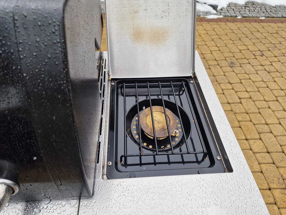 Grill gazowy char broil