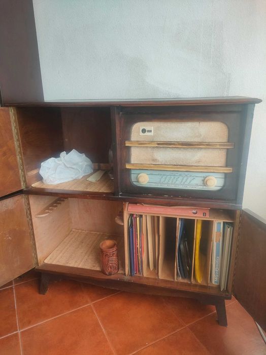 Rádio Mediator com móvel