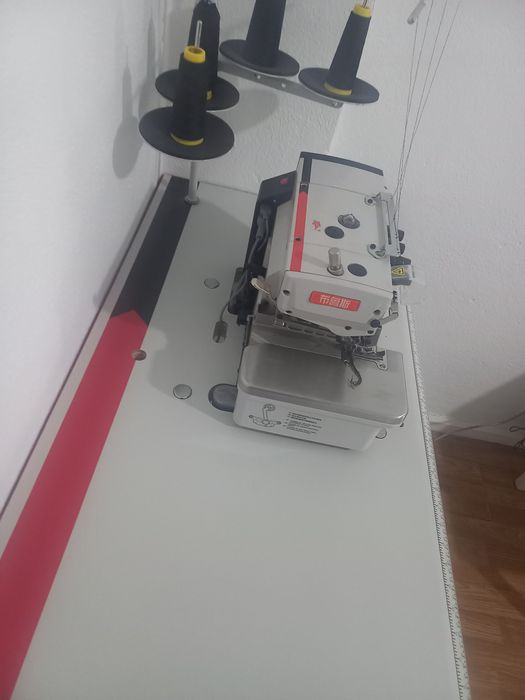 Maquina industrial nova de corte e cozer bruce