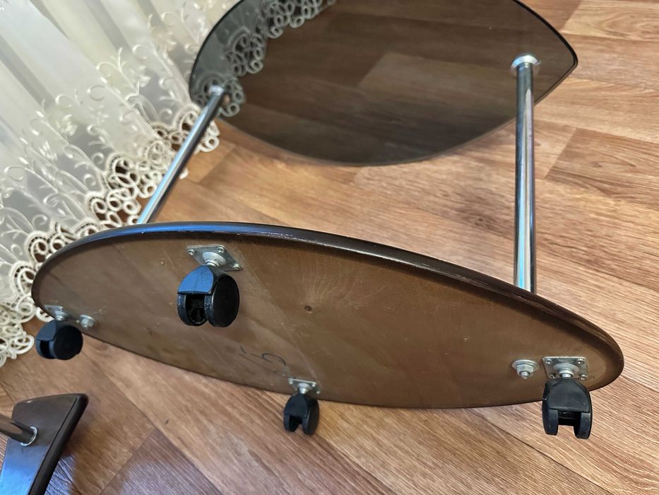 скляний стіл трансформер