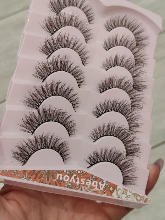 7 par podkręconych delikatnych sztucznych rzęs messy