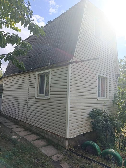 Продам житлову дачу з ділянкою 24 сотки в Червоній Поляні