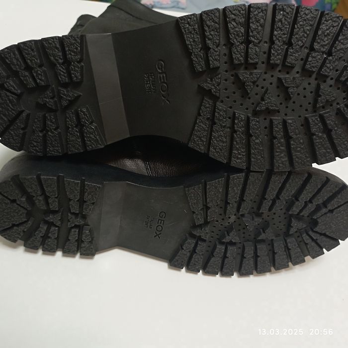 Продаю жіночі чоботи Geox .41 розмір