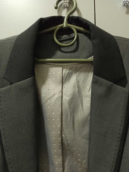 Классический женский темно серый пиджак .