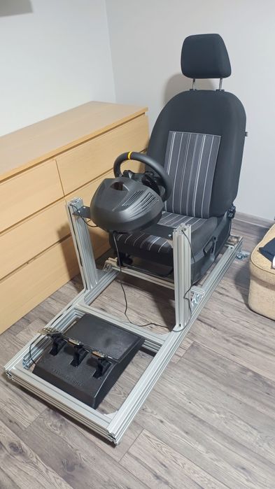 Stelaż simracing 40x80 z fotelem
