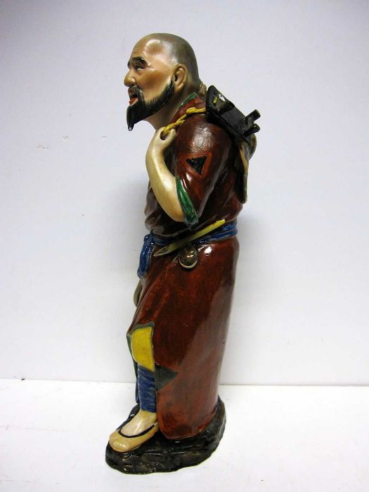 grande, fantástica figura asiática em porcelana policromada -28,5 cm