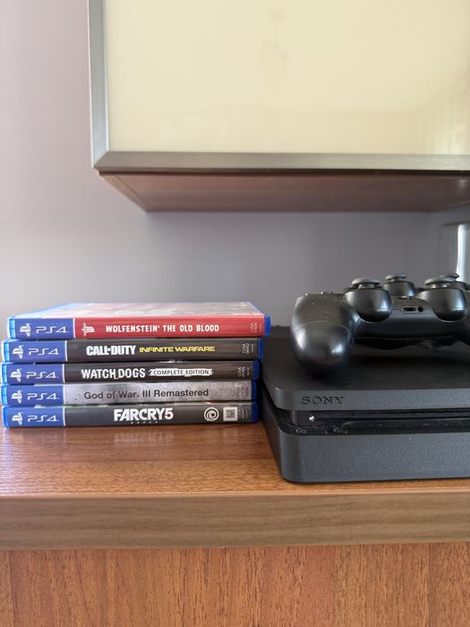 PlayStation 4 Slim 1 TB CUH-216TB  2 Pady zestaw 5 gier