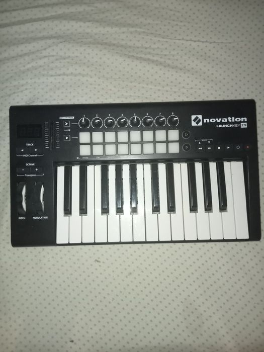 Novation Launchkey 25 MK3