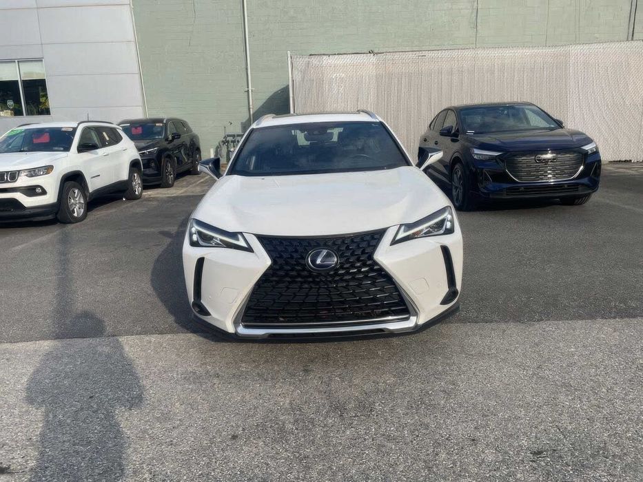 Lexus UX 250h      2020