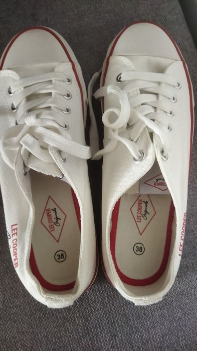 Sprzedam nowe trampki Lee Cooper