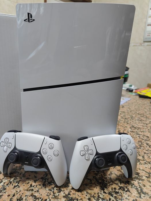 Playstation 5 Digital 1Tb 2 comandos