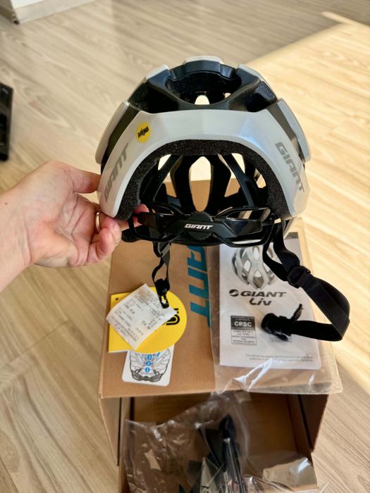 Sprzedam kask rowerowy Giant Live