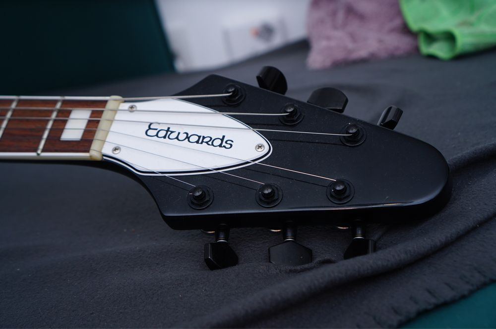 Edwards Flying V gibson ev-120