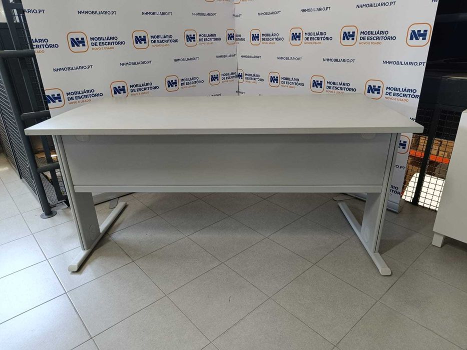 Secretárias Escritório Operativas e Postos Curvos - Diversos modelos