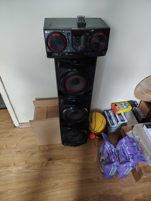 Sprzedam wieże LG CJ45