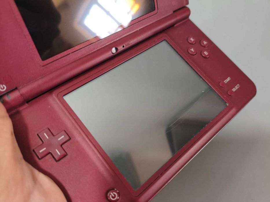 Nintendo DSI XL Vermelho