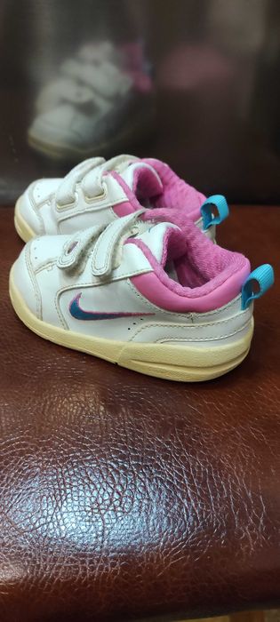 Кроссовки Nike  .